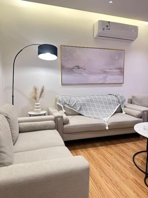 فاخرة بحي الملقا-almalga Skyline Spacious Aprt Riyadh